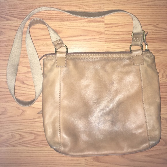 Clearance 🛍 Large caramel fossil crossbody. - Picture 2 of 6